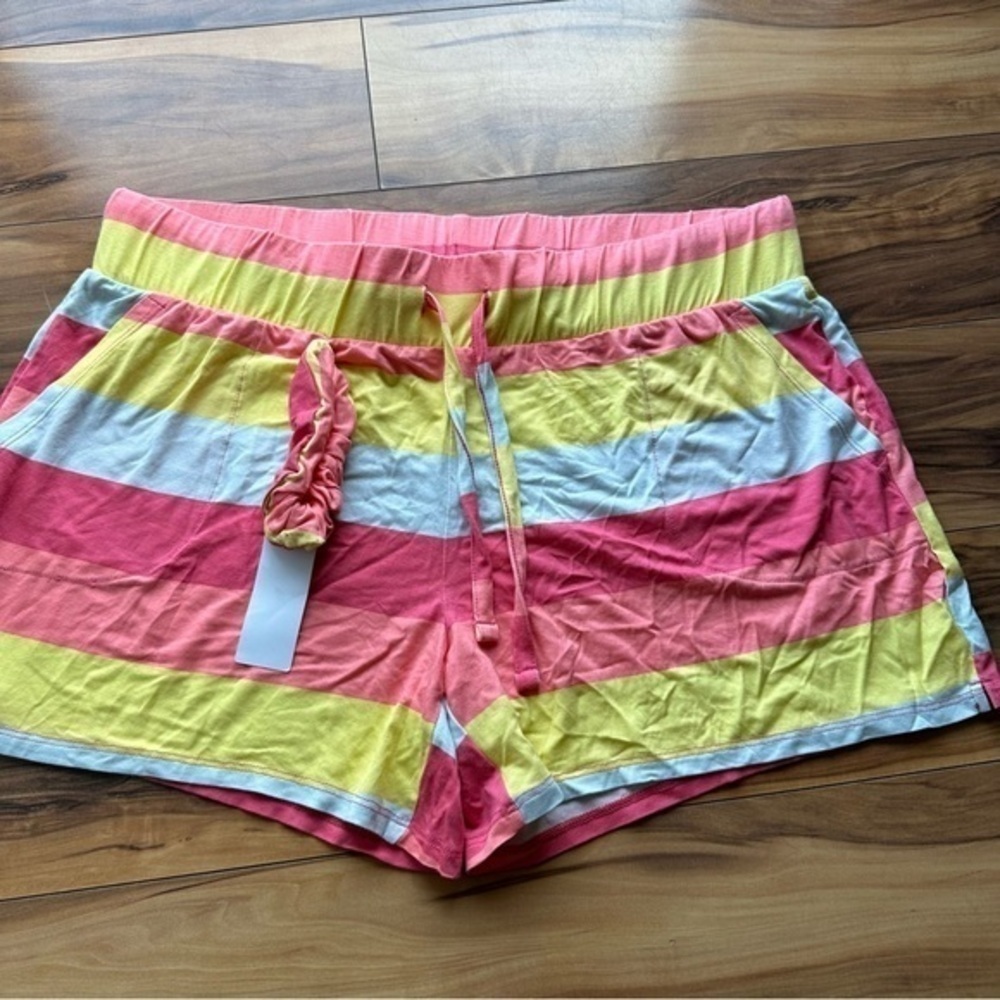 Wildfox shorts nwt L